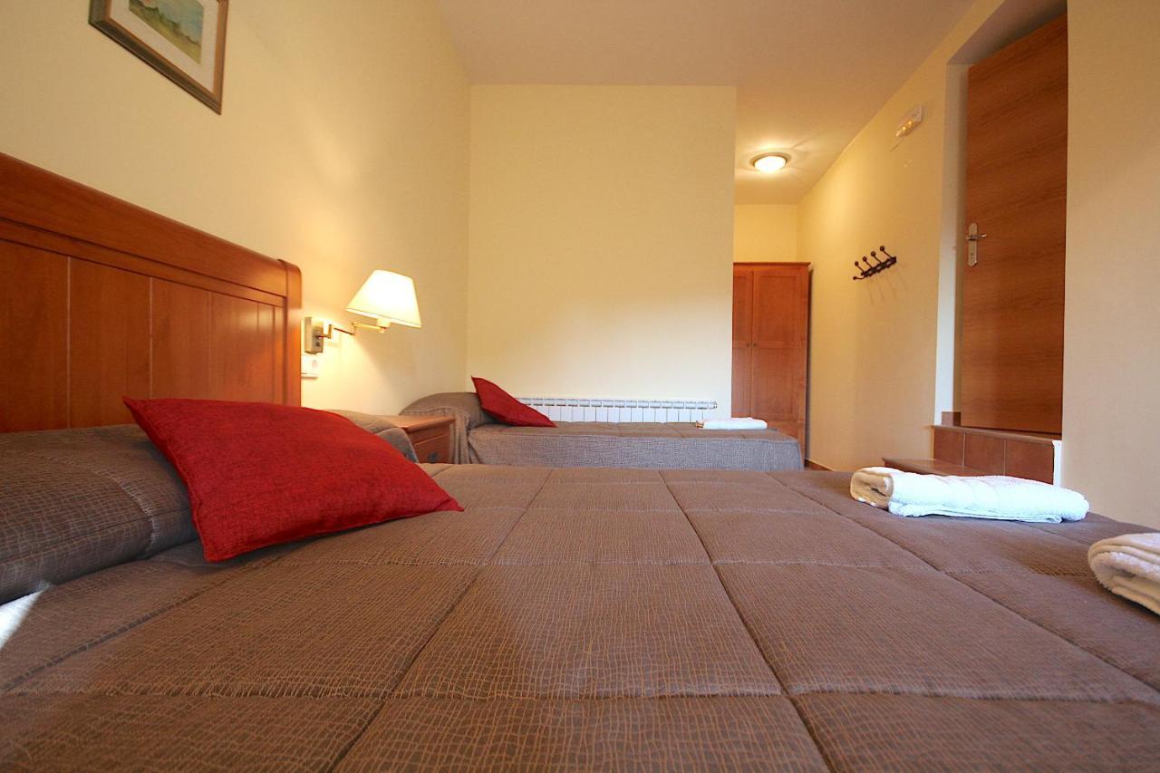 Hôtel Centre del Montsec à Llimiana Extérieur photo